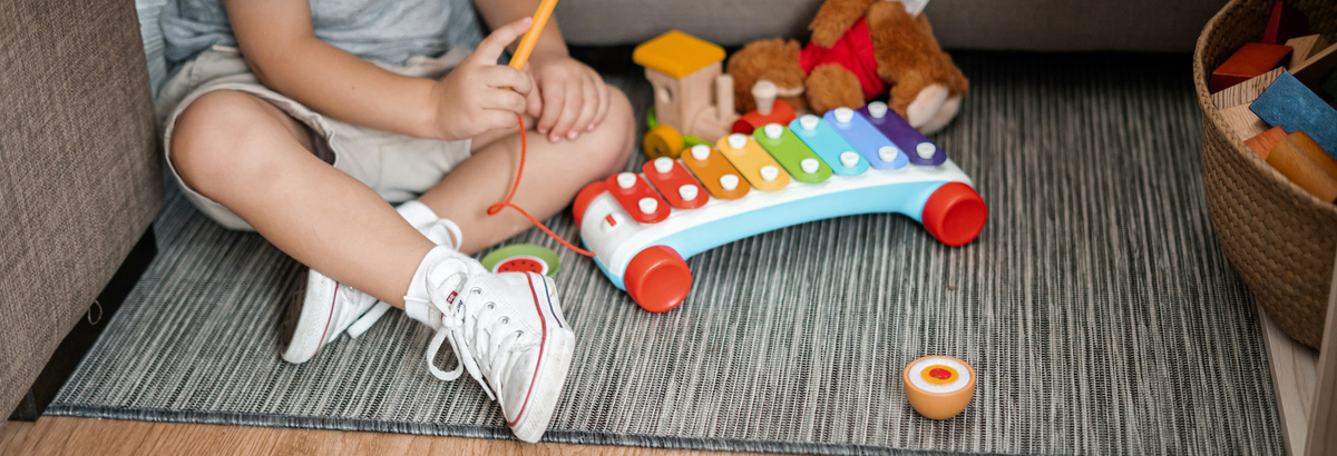 Чистка детской обуви: забота о комфорте и безопасности маленьких ножек